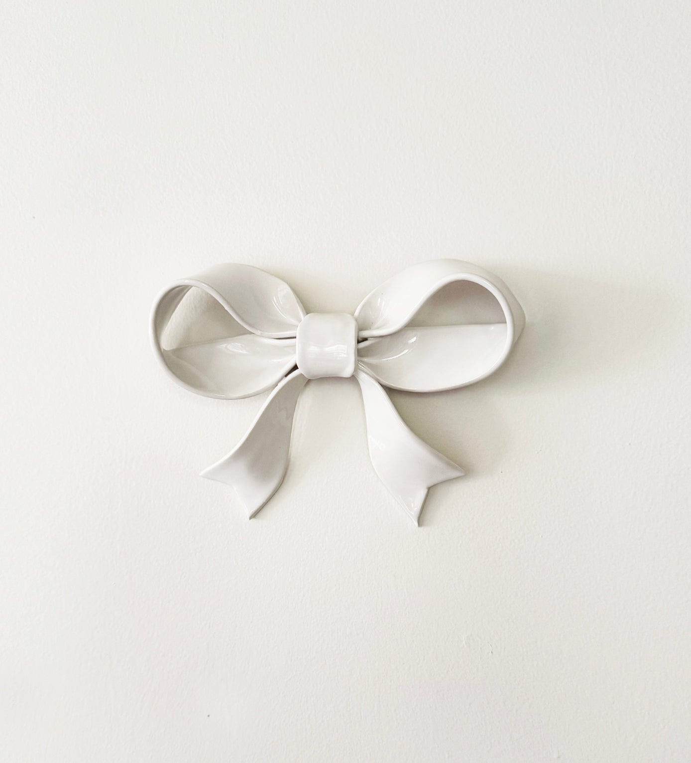 White Wall Ribbon